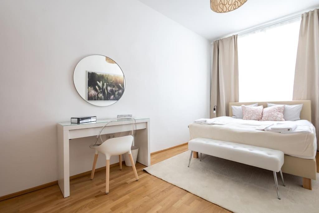 Orestaliving - 2br On The Danube Canal Appartement Vienne